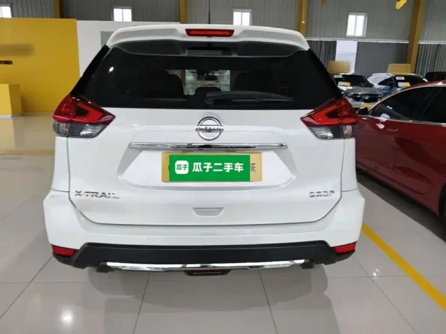 Nissan X-Trail — Фото автомобиля 5