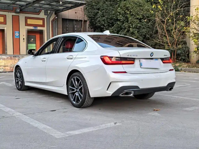 BMW 3 Series — Фото автомобиля 18