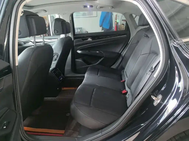 Volkswagen Passat — Фото автомобиля 16
