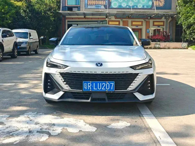 Changan UNI-V — Фото автомобиля 2
