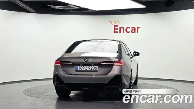 BMW 5-Series 5 серия (G60) 530i xDrive M Sport — Фото автомобиля 3