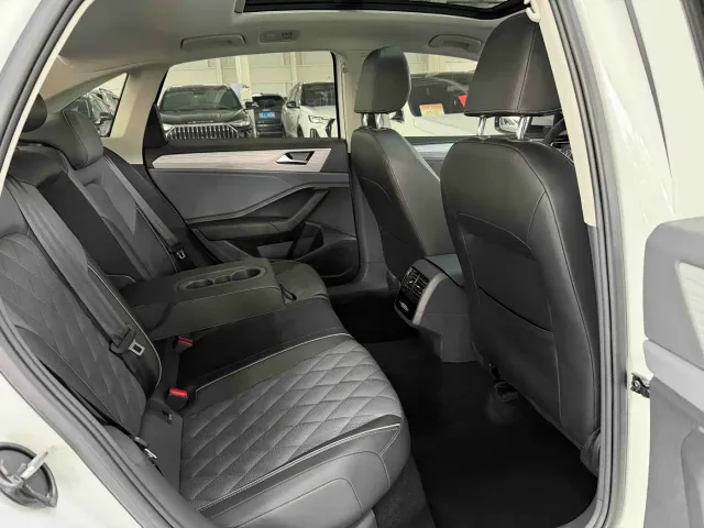 Volkswagen Sagitar — Фото автомобиля 15
