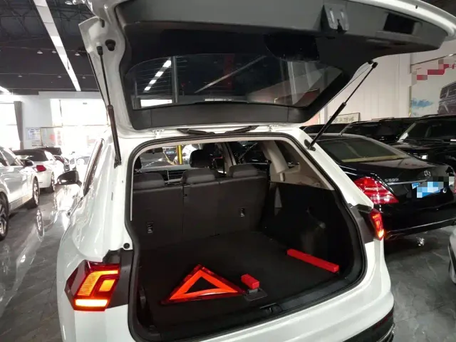 Volkswagen Tiguan L — Фото автомобиля 15