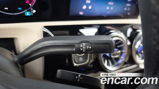 Mercedes-Benz A-Class W177 — Фото автомобиля 12