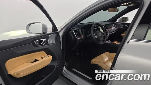 Volvo XC60 2nd Gen — Фото автомобиля 10