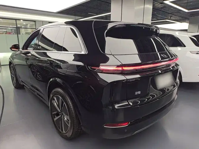 Li Auto L7 — Фото автомобиля 4