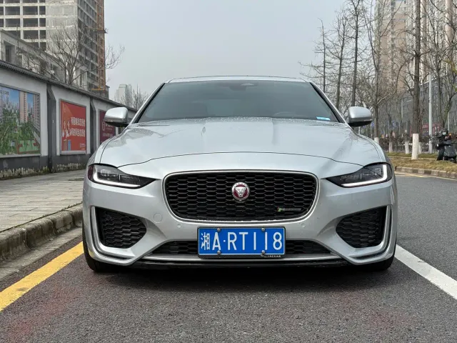 Jaguar XEL — Фото автомобиля 2