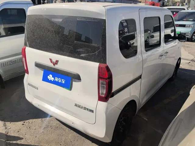 Wuling Zhiguang NEV — Фото автомобиля 3