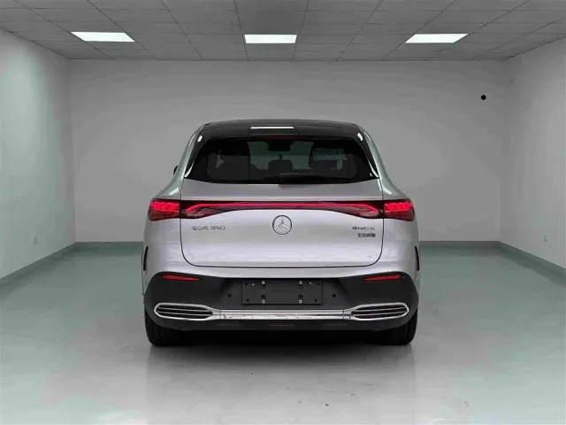 Mercedes-Benz EQE SUV — Фото автомобиля 23