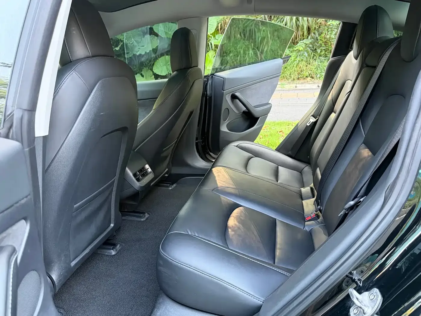 Tesla Model 3 2022 Model Rear-Wheel Drive Version — Фото автомобиля 9