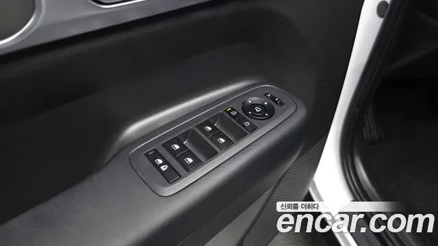 Hyundai Santafe Santa Fe (MX5) Бензин 2.5T 2WD — Фото автомобиля 27