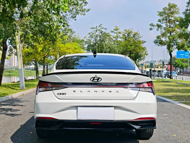 Hyundai Elantra — Фото автомобиля 7