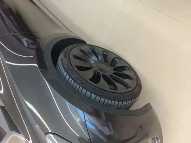 Tesla Model Y — Фото автомобиля 22