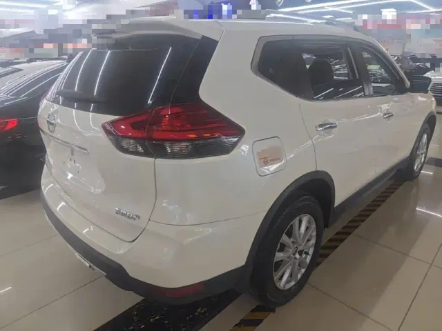 Nissan X-Trail — Фото автомобиля 6