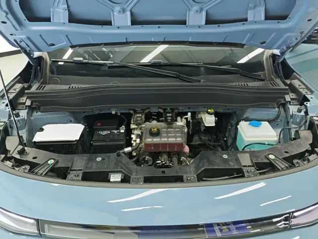 Leapmotor B10 — Фото автомобиля 10