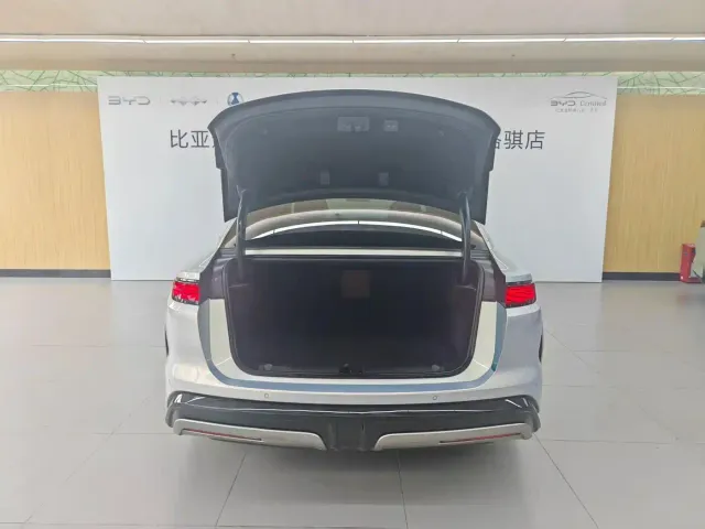 BYD Han L — Фото автомобиля 10
