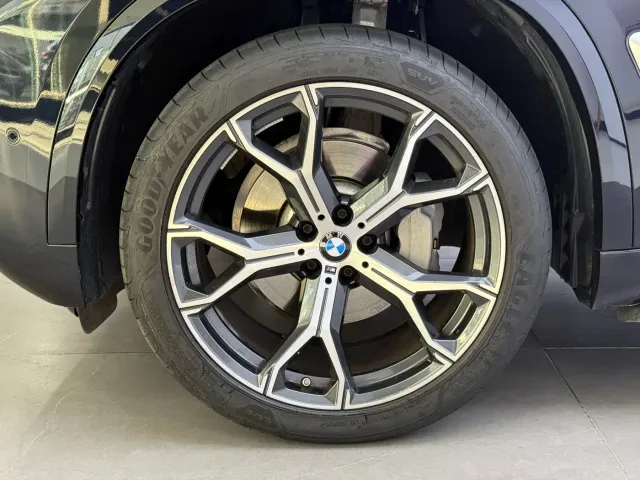 BMW X5 — Фото автомобиля 7