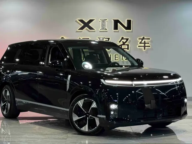 Xpeng GX — Фото автомобиля 2