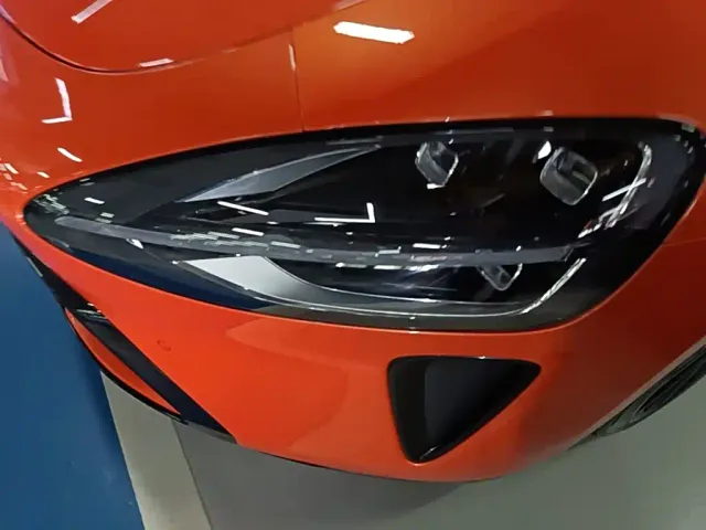 Xiaomi SU7 — Фото автомобиля 23