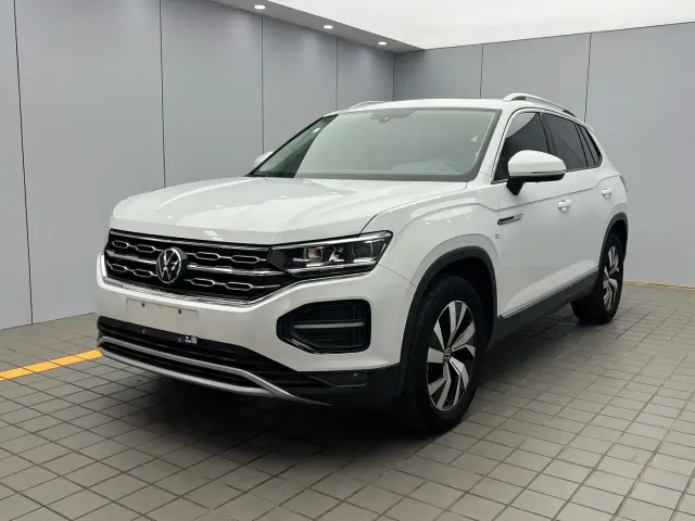 Фотография автомобиля — Volkswagen Tayron