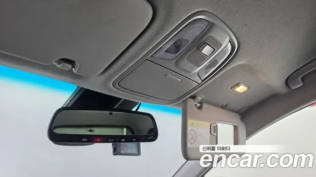 Kia Niro — Фото автомобиля 24