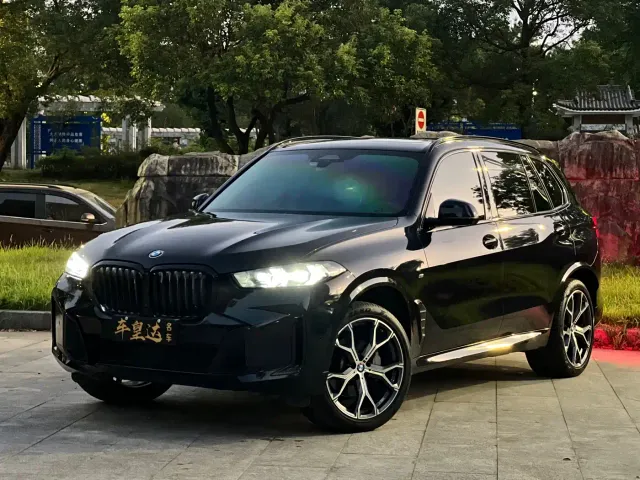Фотография автомобиля — BMW X5