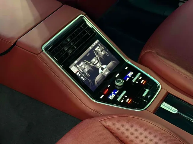 Porsche Panamera — Фото автомобиля 24