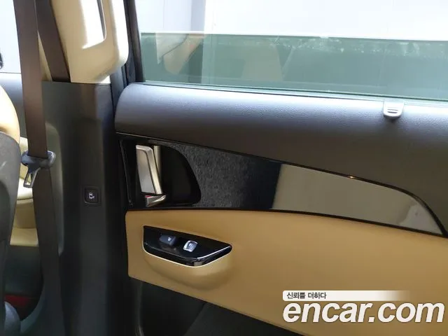 Kia Carnival Generation 4 — Фото автомобиля 25