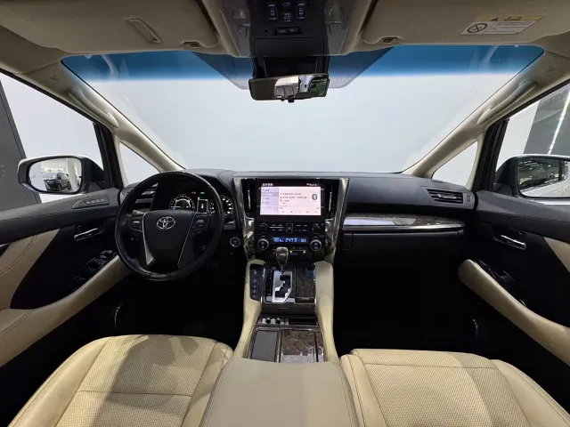 Toyota Vellfire — Фото автомобиля 13