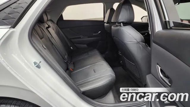 Hyundai AVANTE Новый Avante (CN7) — Фото автомобиля 9