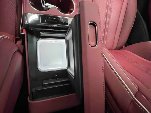 Denza Z9GT — Фото автомобиля 12