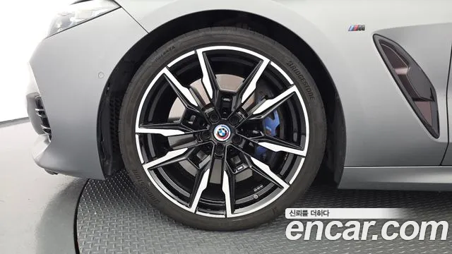 BMW 8 Series G15 — Фото автомобиля 5