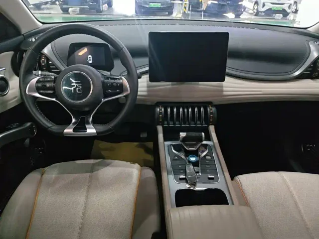 BYD Yuan PLUS — Фото автомобиля 9