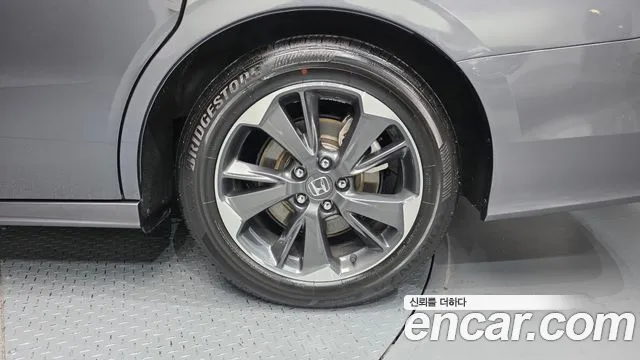 Honda Odyssey — Фото автомобиля 18