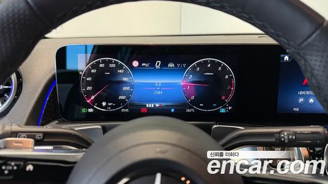 Mercedes-Benz GLB-Class — Фото автомобиля 13