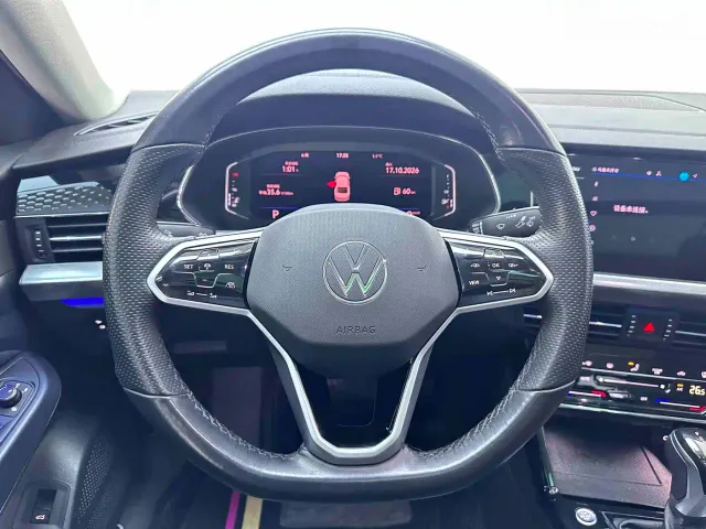 Volkswagen Passat — Фото автомобиля 13