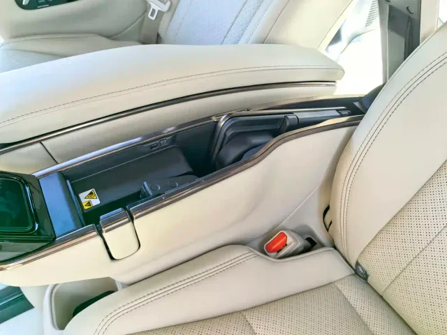 Toyota Alphard — Фото автомобиля 17