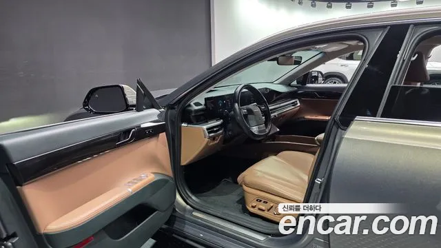 Hyundai Grandeur Grandeur (GN7) 2.5 Бензин 2WD — Фото автомобиля 9