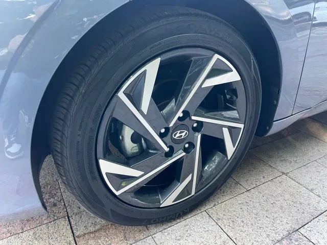 Hyundai Elantra — Фото автомобиля 19