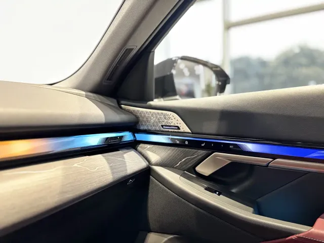 BMW 5 Series — Фото автомобиля 8