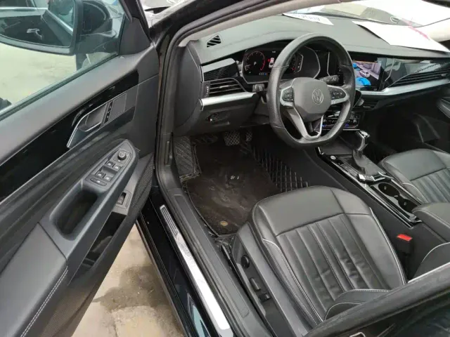 Volkswagen Passat — Фото автомобиля 11