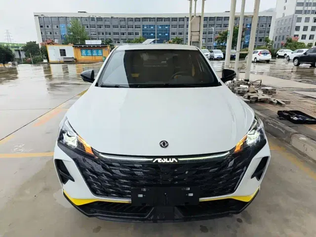 Dongfeng Yixuan — Фото автомобиля 2