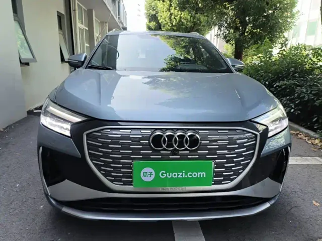 Audi Q4 e-tron — Фото автомобиля 2