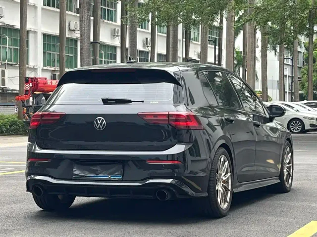 Volkswagen Golf — Фото автомобиля 17