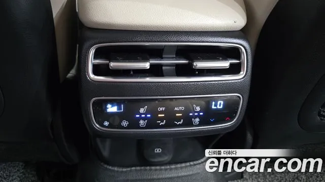 Genesis GV70 2.5T Бензин 2WD — Фото автомобиля 17