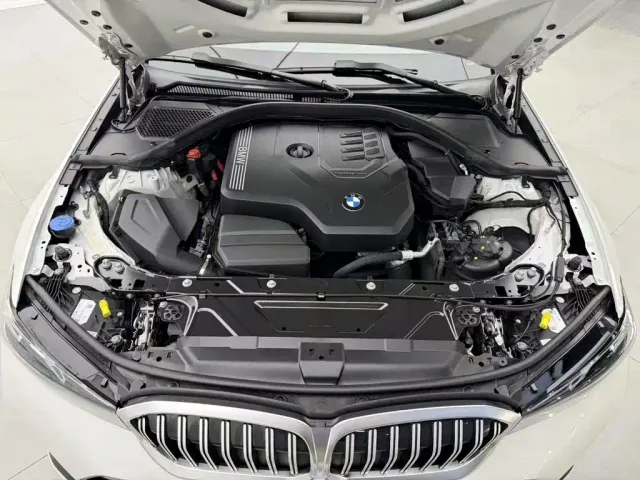BMW 3 Series — Фото автомобиля 8