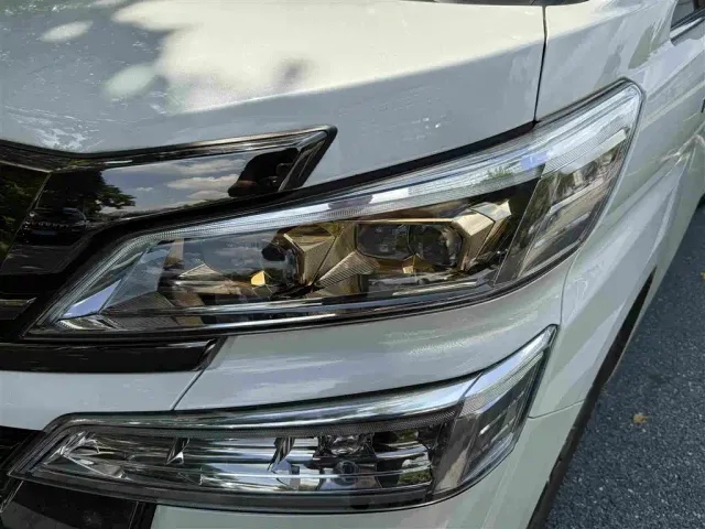Toyota Vellfire — Фото автомобиля 4