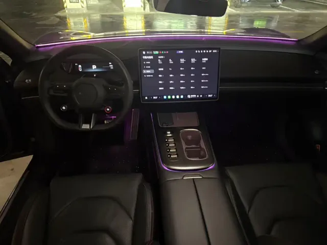 Xiaomi SU7 — Фото автомобиля 2