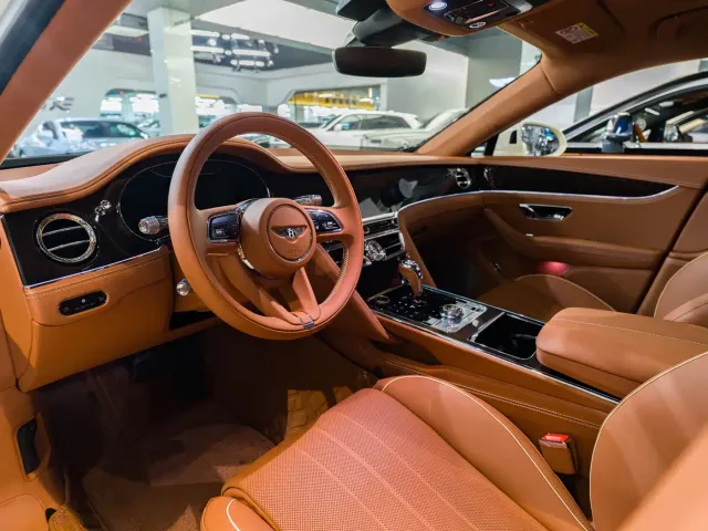 Bentley Flying Spur — Фото автомобиля 4