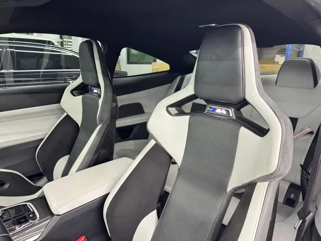 BMW M4 — Фото автомобиля 11